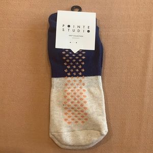 Pointe Studio Grip Socks NWT M/L